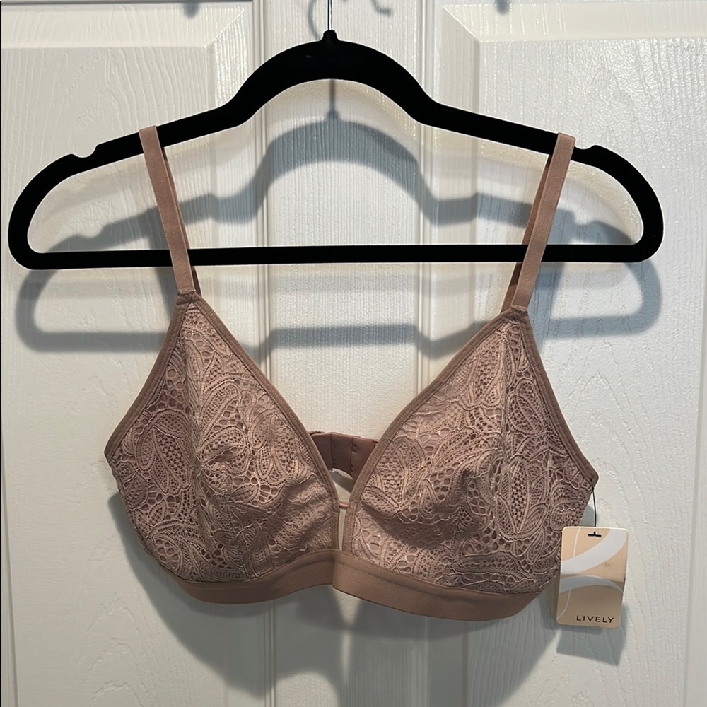Lively Orchid Lace Bra with Adjustable Straps